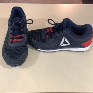 Reebok cross trainer shoe